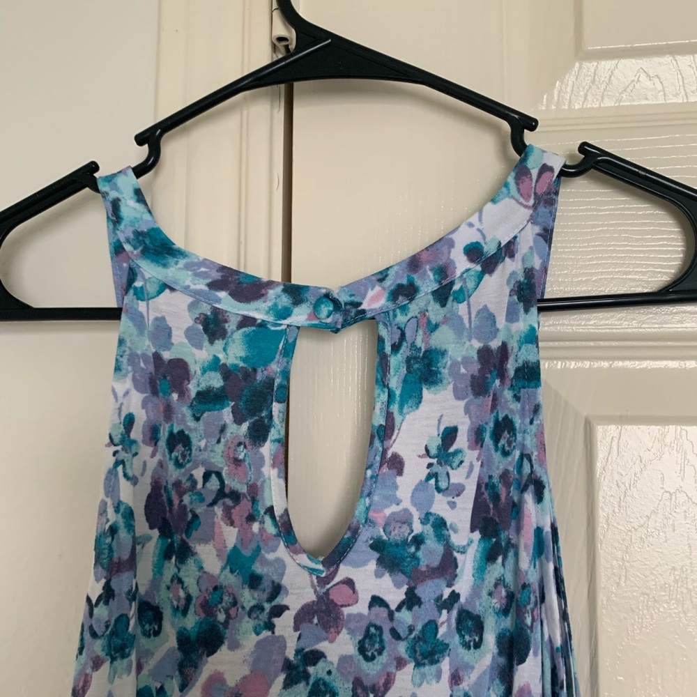 Halter top - Picture 4 of 9